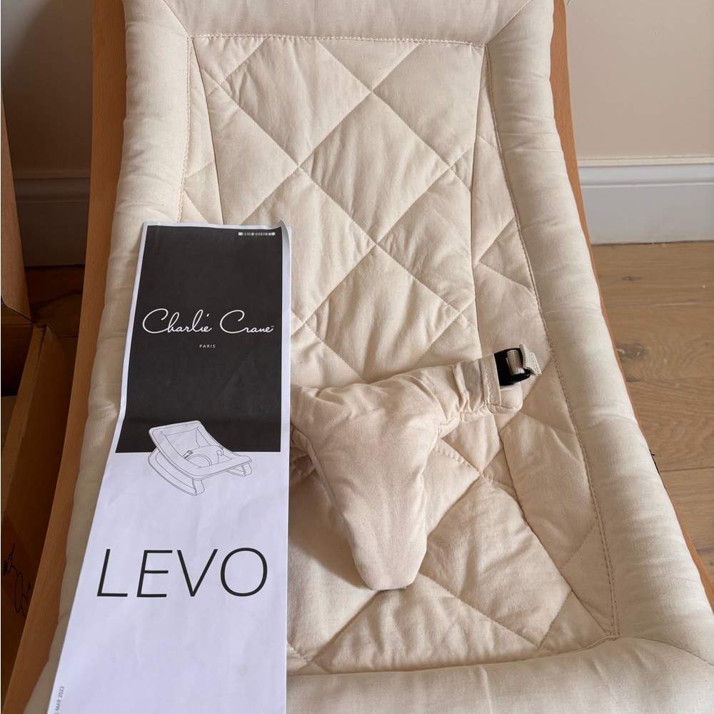 Charlie Crane Paris LEVO Cream Baby Rocker